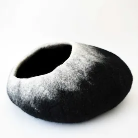 Distinctly Himalayan Cat Cave Ombre Black & White