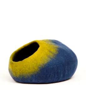 Distinctly Himalayan Pet Cave Ombre Navy & Green