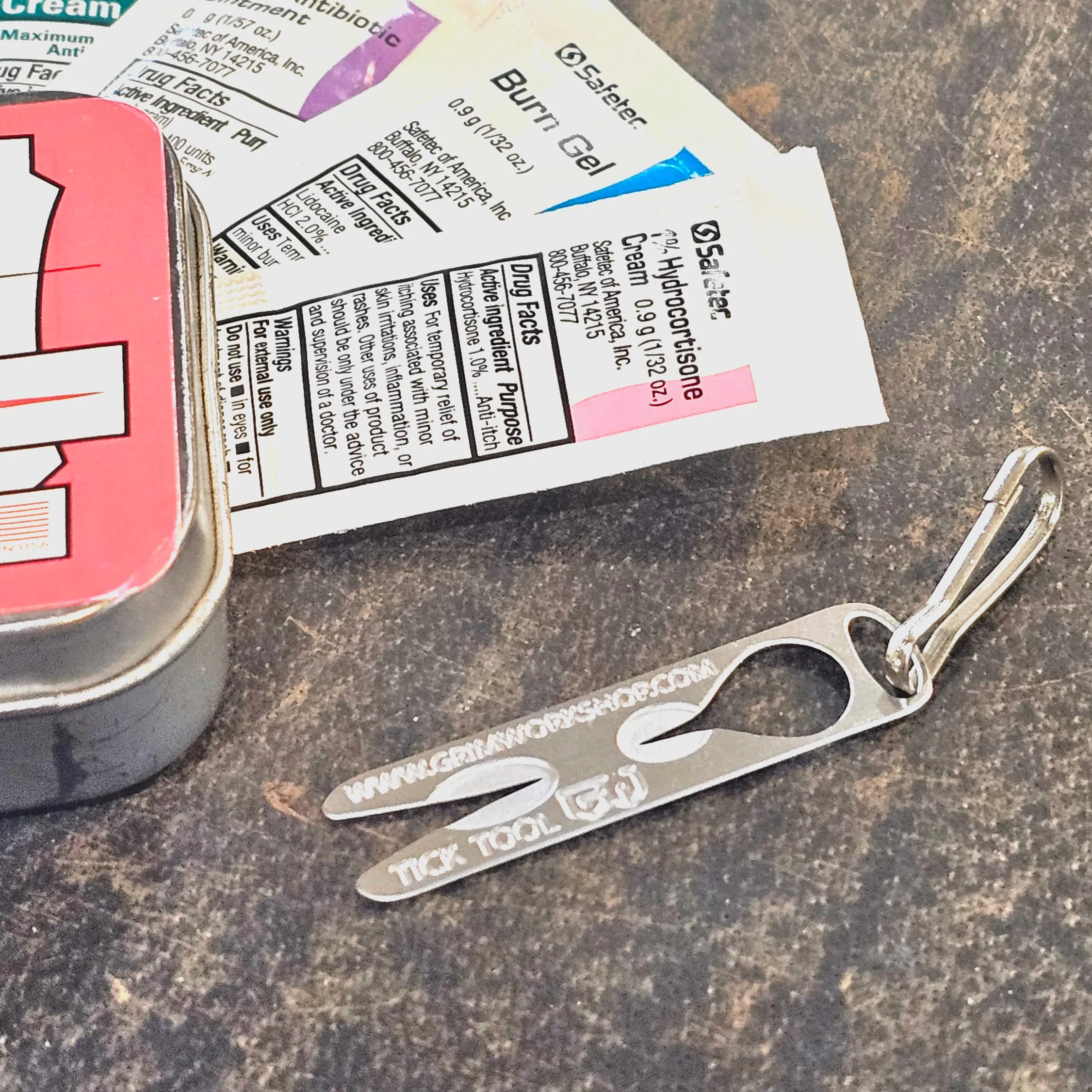 Tick Remover Micro Tool: Keychain Size Tick Removal Tools