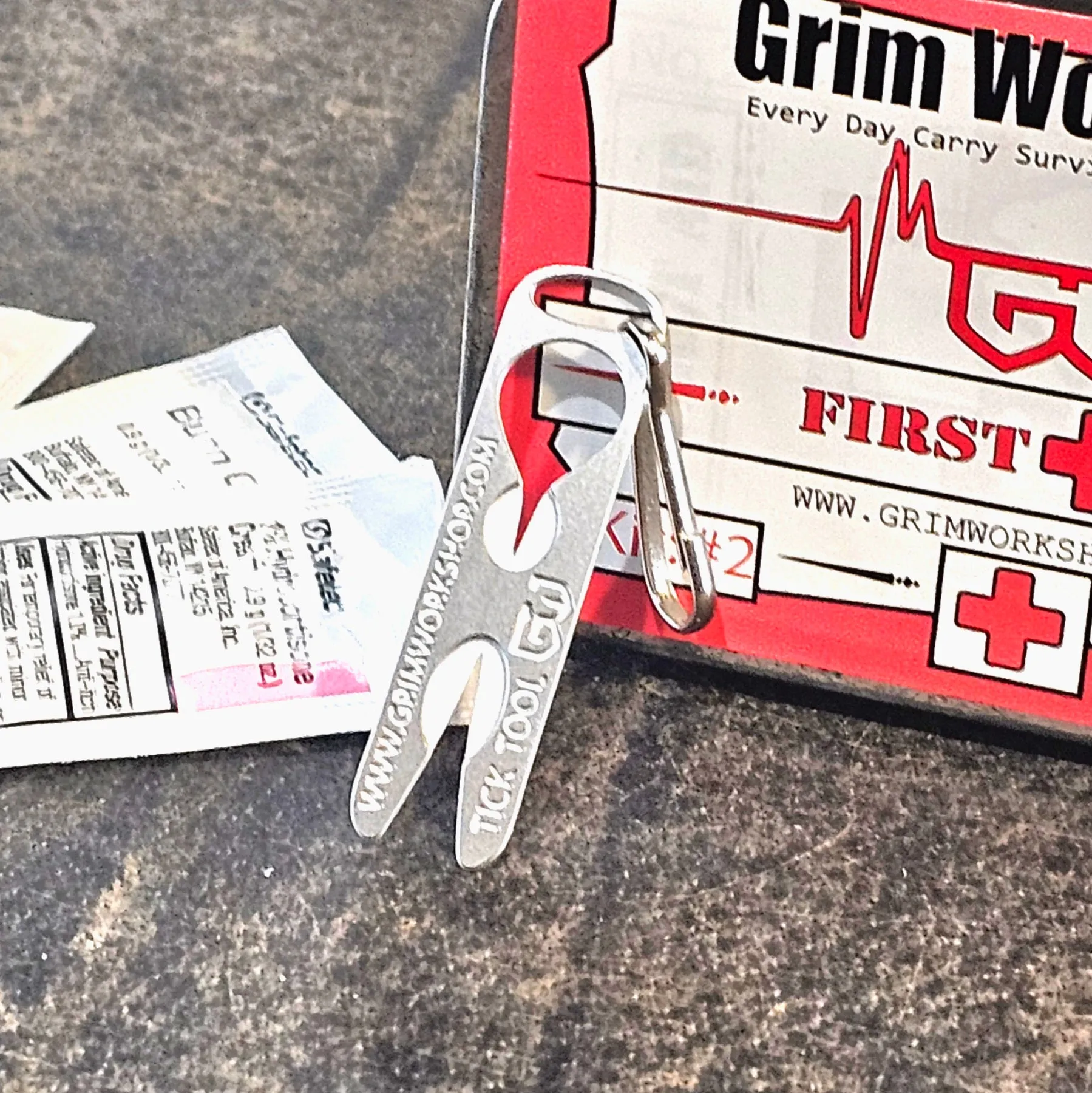 Tick Remover Micro Tool: Keychain Size Tick Removal Tools