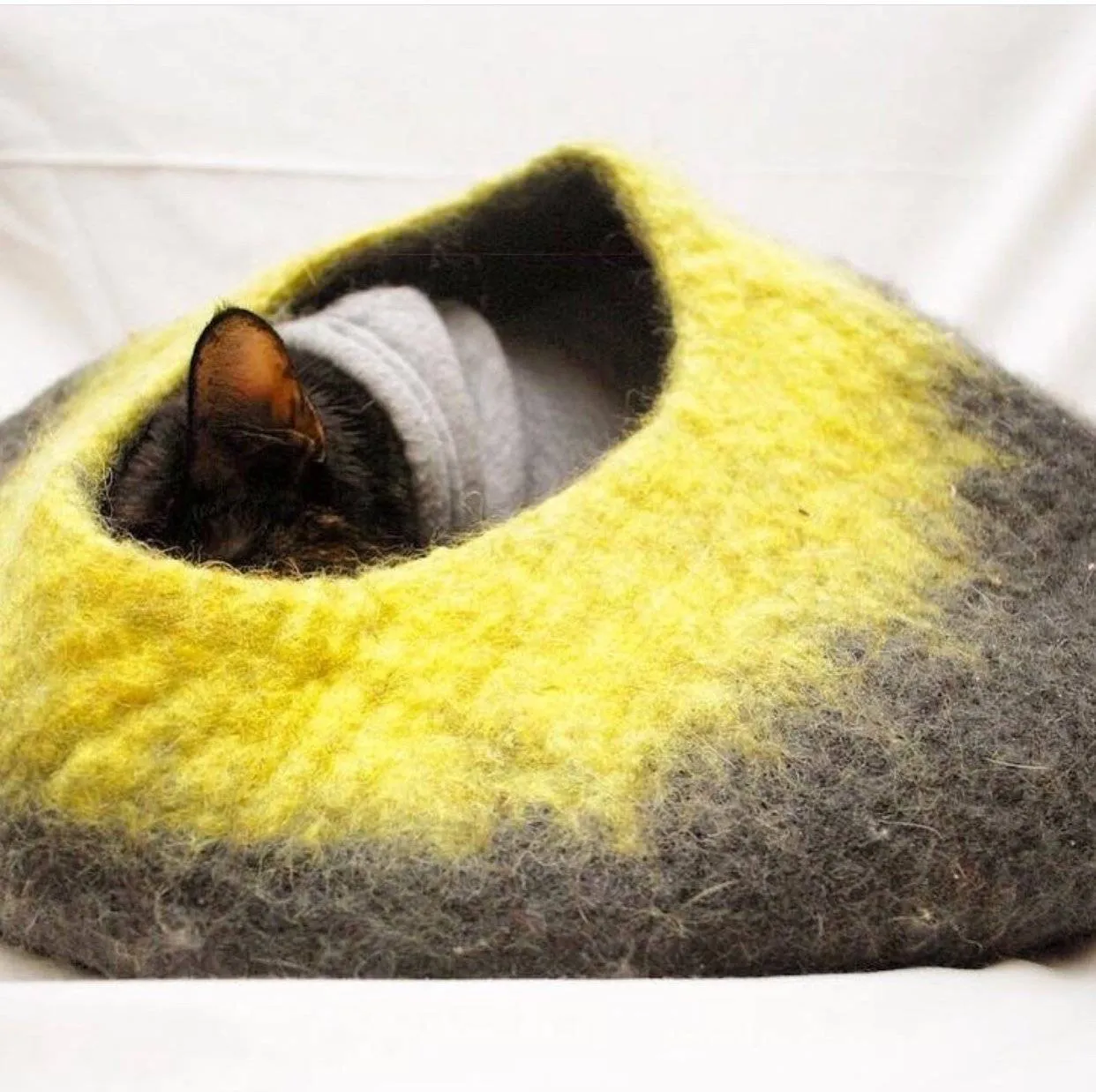 Yellow & Grey Cat Cave